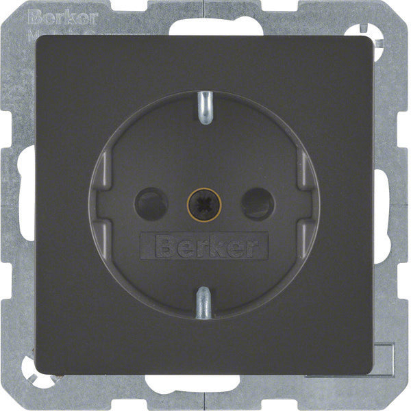 Hager Berker Q.1/Q.3 Wall Outlet (WCD Switchgear) - 47236086