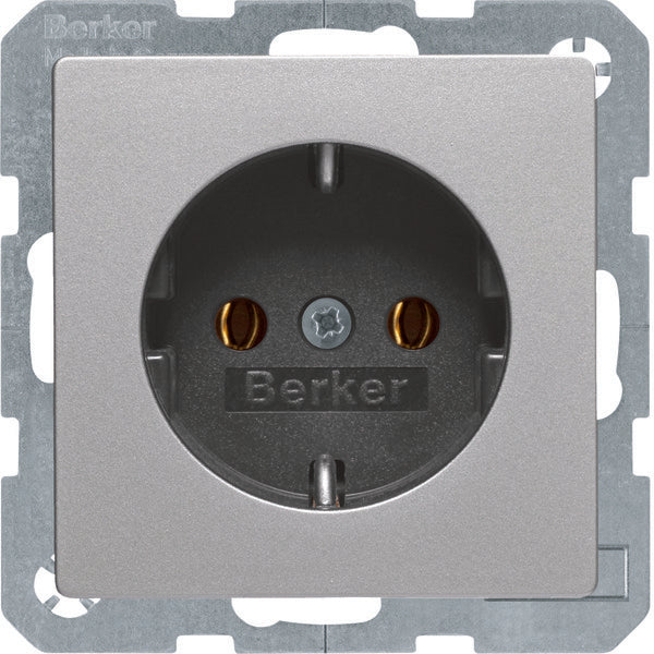 Hager Berker Q.1/Q.3 Wall Outlet (WCD Switchgear) - 47436084