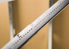 Teleskopische Box Halterung 432-660mm Mit Befestigungspunkten - 187191 [2 Stück]