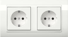 Gira Standard 55 Doppeltes SCHUKO Steckdose Mit Rahmen Rein Weiß - 4921023