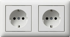 Gira Standard 55 Doppeltes SCHUKO Steckdose Mit Rahmen - 479304
