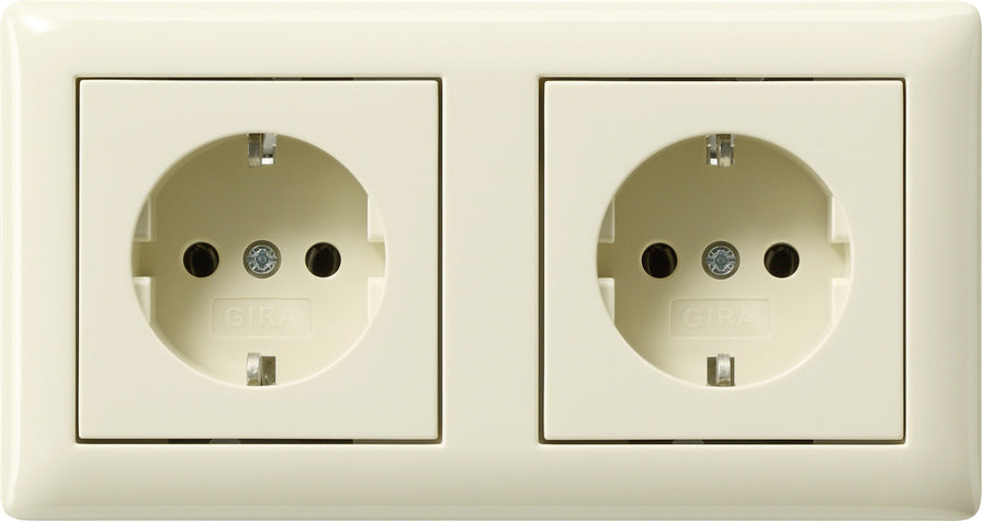 Gira Standard 55 Doppeltes SCHUKO Steckdose Mit Rahmen - 479301