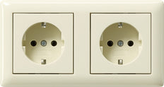Gira Standard 55 Doppeltes SCHUKO Steckdose Mit Rahmen - 479301