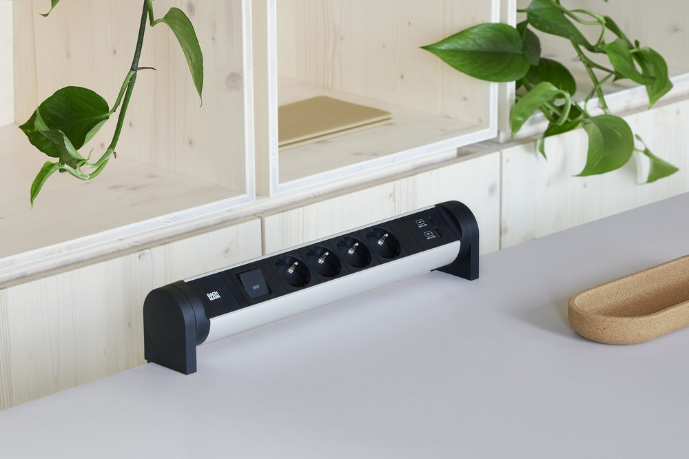 Cycle Schreibtisch Steckdosenleiste 4x 230V Mit USB AC Laden - 708.002