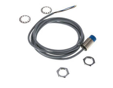 Induktiver Näherungsschalter 8mm M18x1 mit Kabel 2m